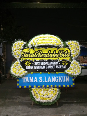 Papan Bunga Duka di Empang